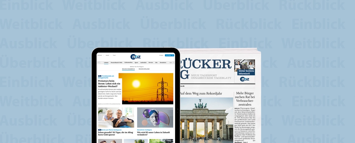 Tablet mit NOZ-Website und gedruckte Zeitungsausgabe nebeneinander, Hintergrund mit Begriffen wie Rückblick, Einblick, Ausblick.