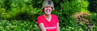 Abbildung Katrin Iskam im Garten